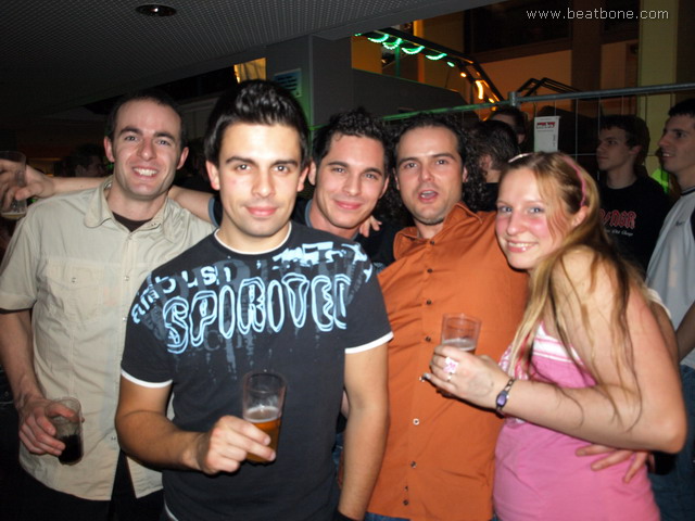 PB090485
