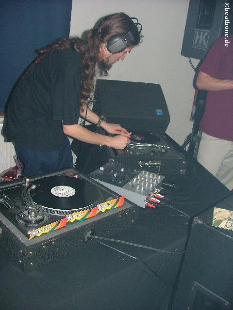 n DJ auf em HipHop Floor