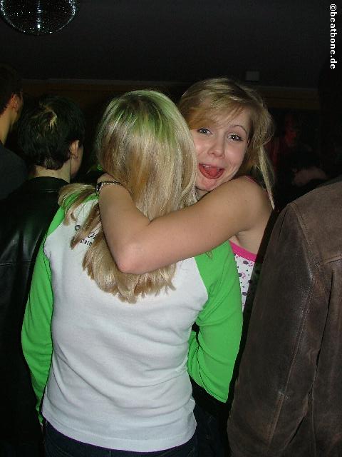 nadine und blondes haar...