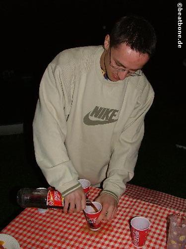 na, die Cola ist schon nicht einfach einzugie