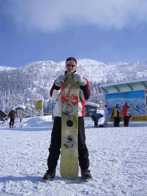 Steffen und sein Board im Zillertal