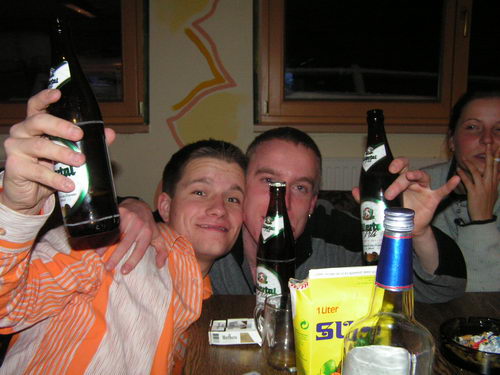 Bier und lauter Flaschen